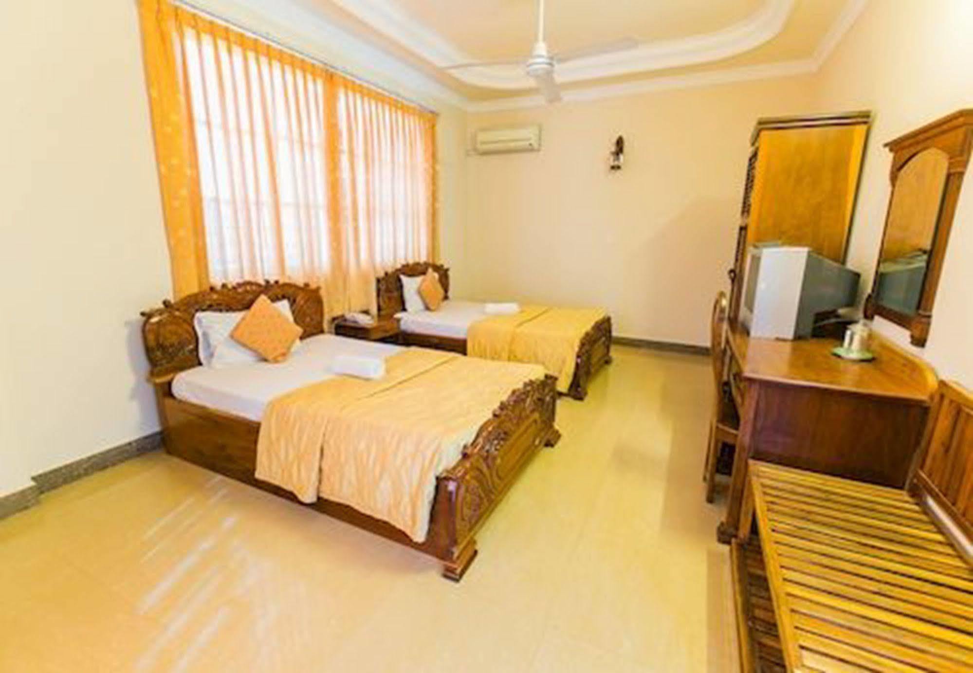 Asia Hotel Battambang Buitenkant foto